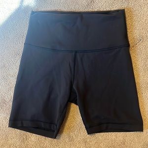 Lululemon Wunder Train biker shorts